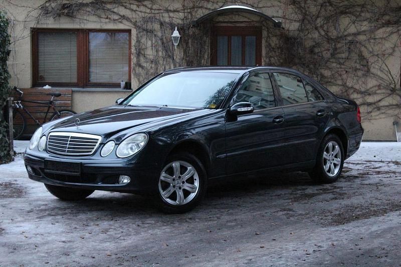 Gebraucht Mercedes E240 177 PS (130 kW) 2003 Schwarz Limousine