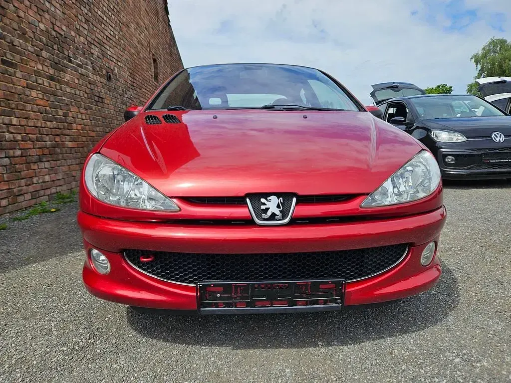 Gebraucht Peugeot 206 Tendance 109 PS (80 kW) 2005 Rot Kleinwagen