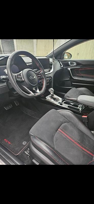 Gebraucht Kia ProCeed GT 204 PS (150 kW) 2021 Weiß Kleinwagen