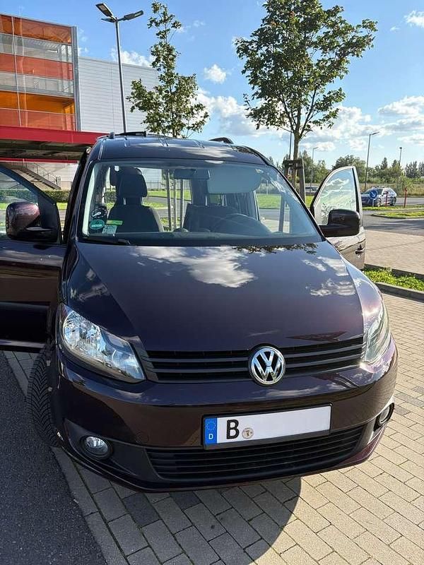Violett Gebraucht 2015 VW Caddy Maxi Trendline Van / Kleinbus | 11.000 € (Teuer) - Bild 1/4