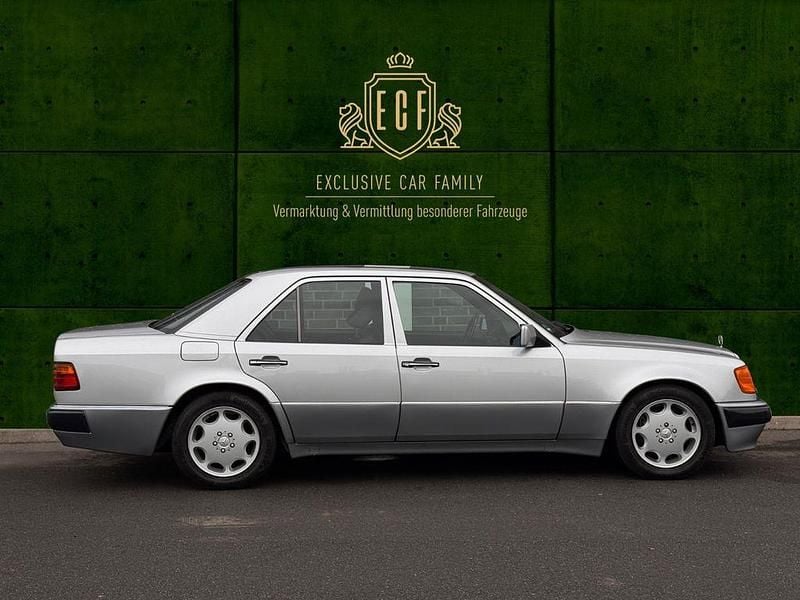Gebraucht Mercedes E500 326 PS (239 kW) 1991 Silber Limousine