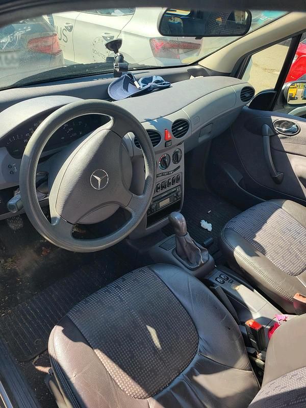 Second-hand Mercedes A140 85 CP (62 kW) 2000 Gri Hatchback