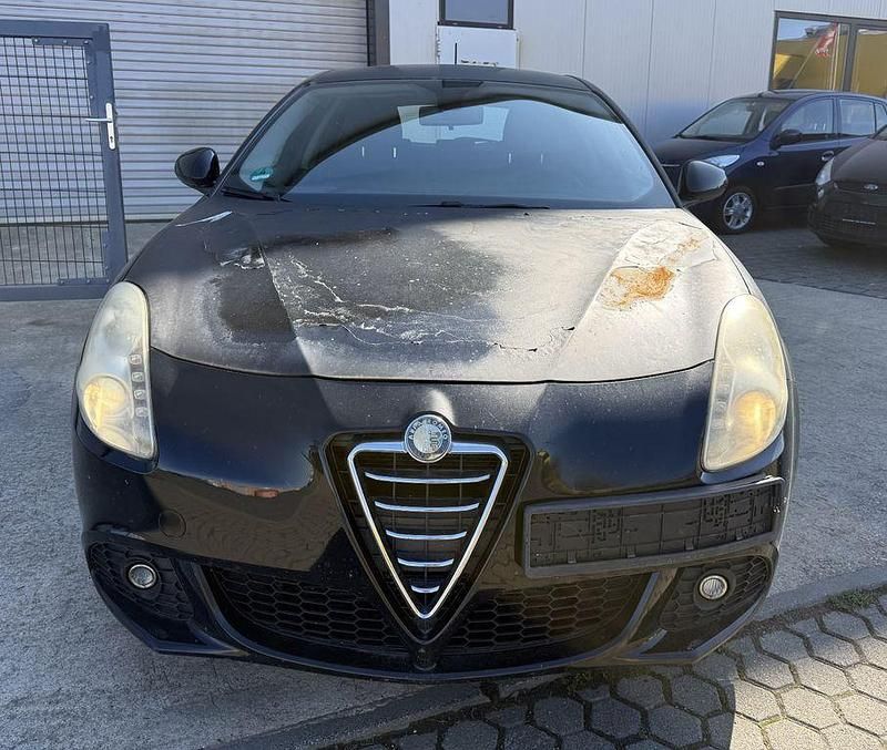 Gebraucht Alfa Romeo Giulietta 120 PS (88 kW) 2012 Schwarz Kleinwagen