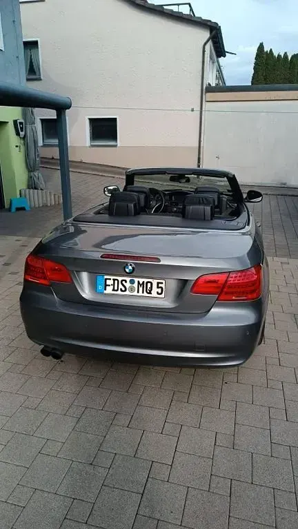 Gebraucht BMW 330 Cabriolet Exclusive 245 PS (180 kW) 2011 Grau Cabrio