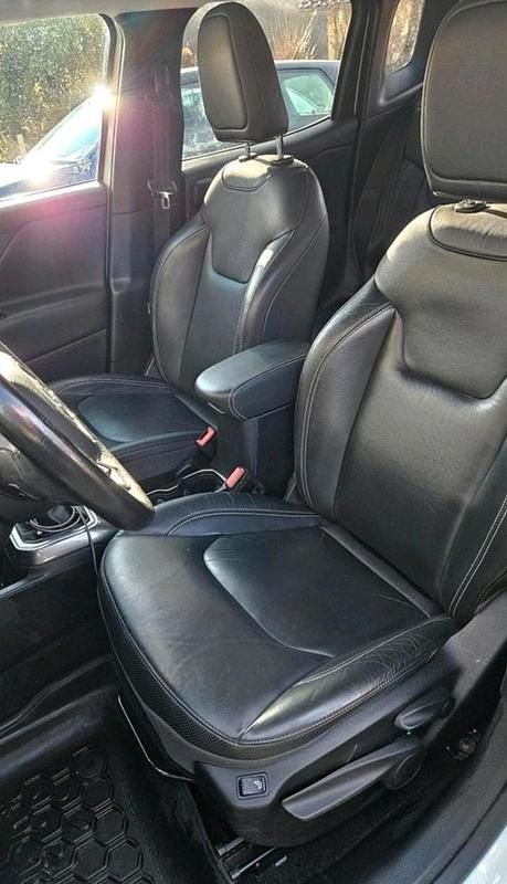 Gebraucht Jeep Renegade 120 PS (88 kW) 2019 Weiß SUV