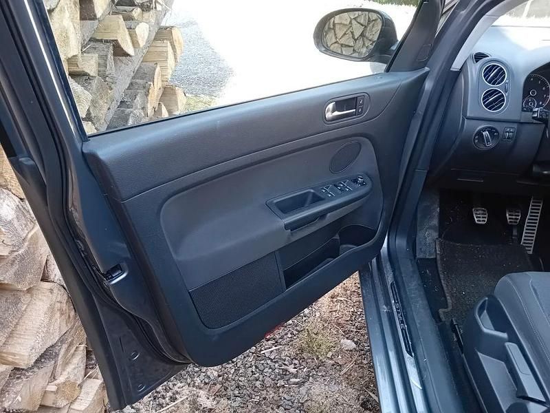 Gebraucht VW Golf Plus Cross Style 122 PS (89 kW) 2011 Grau Van / Kleinbus