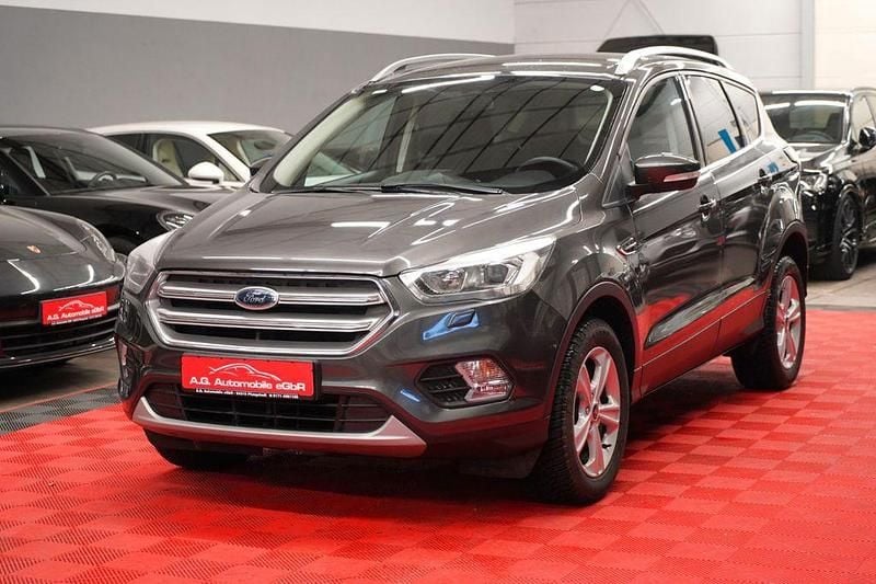 Grau Gebraucht 2018 Ford Kuga Cool & Connect SUV | 11.950 € (Guter Preis) - Bild 1/4