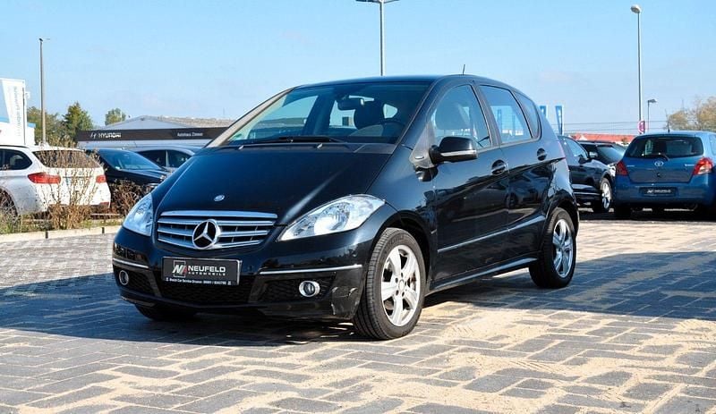 Gebraucht Mercedes A180 109 PS (80 kW) 2012 Schwarz Kleinwagen