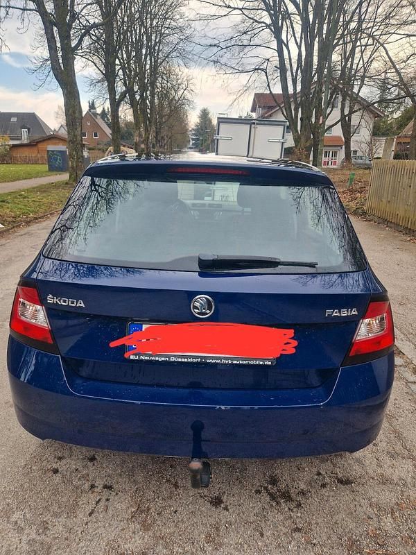 Gebraucht Skoda Fabia 90 PS (66 kW) 2016 Blau Limousine