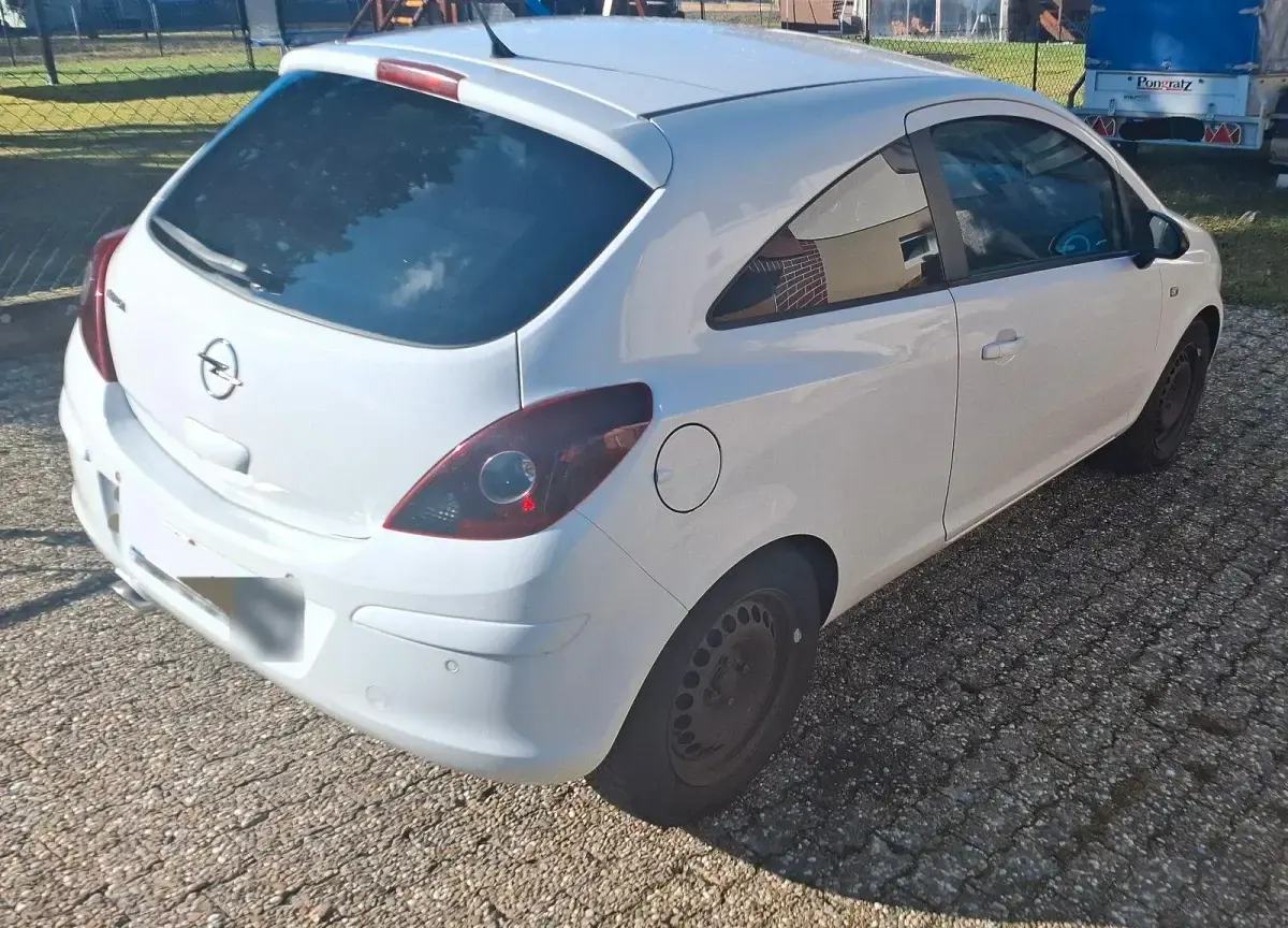Gebraucht Opel Corsa 101 PS (74 kW) 2010 Weiß Kleinwagen