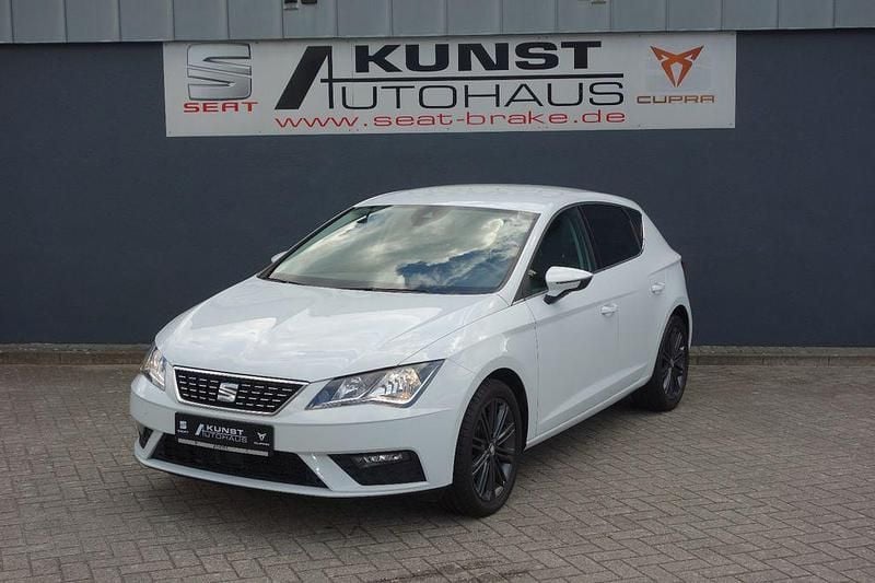 Weiß Gebraucht 2020 Seat Leon XCELLENCE Limousine | 14.690 € (Superpreis) - Bild 1/4