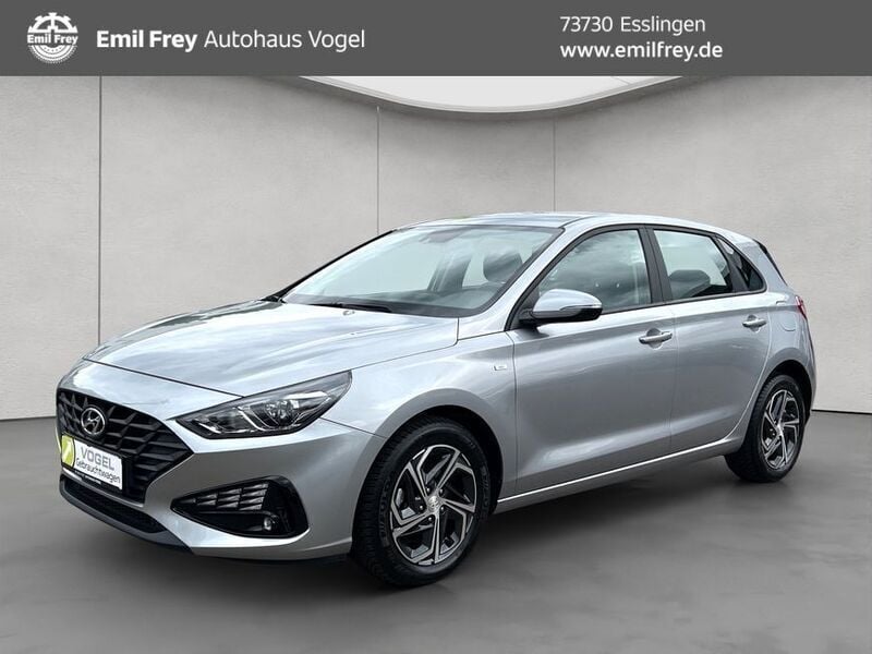 Silber Gebraucht 2023 Hyundai i30 Select Limousine | 17.890 € (Fairer Preis) - Bild 1/4