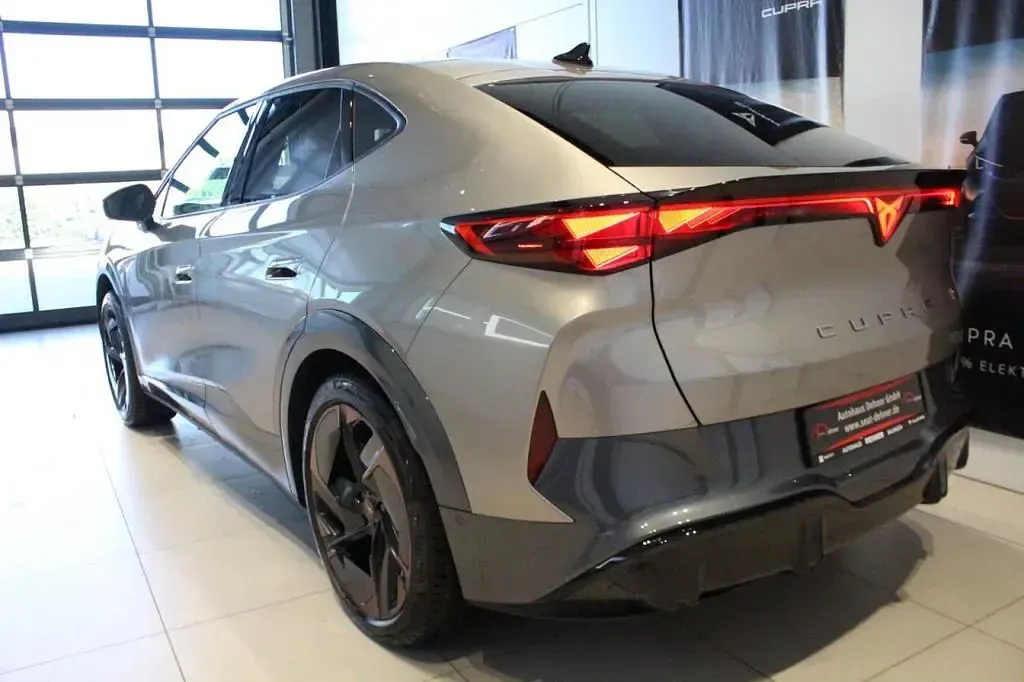 Neu Cupra Tavascan VZ 250 kW (340 PS) 2026 Gelb SUV