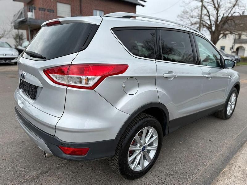 Gebraucht Ford Kuga Titanium 150 PS (110 kW) 2015 Silber SUV
