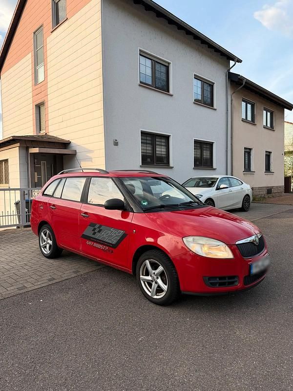 Gebraucht Skoda Fabia 80 PS (58 kW) 2010 Rot Kombi