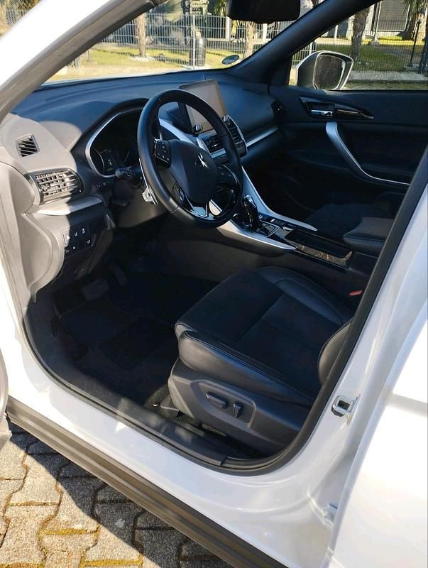 Gebraucht Mitsubishi Eclipse Cross Plus 188 PS (138 kW) 2022 Weiß SUV