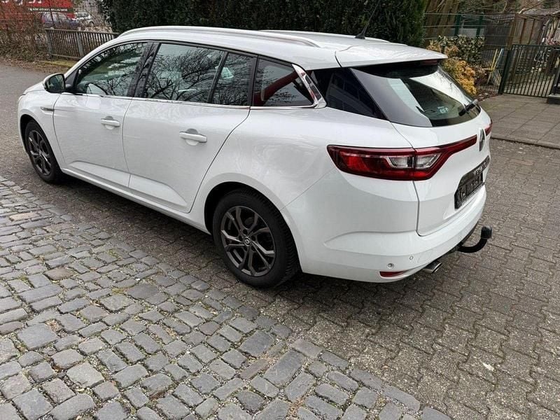 Gebraucht Renault Mégane GrandTour Intens 132 PS (97 kW) 2017 Weiß Kombi