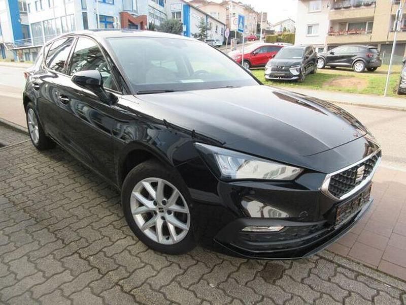Gebraucht Seat Leon Style 131 PS (96 kW) 2021 Mitternachtsschwarz Limousine