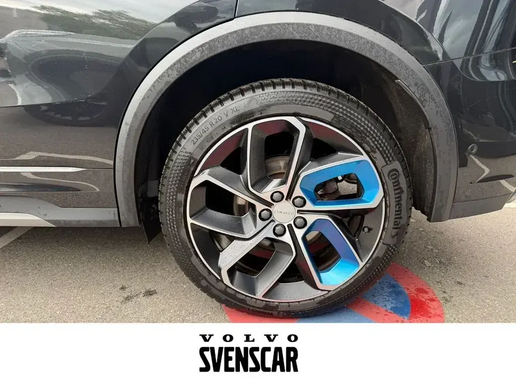 Second-hand Lynk & Co 01 261 CP (191 kW) 2023 Negru SUV