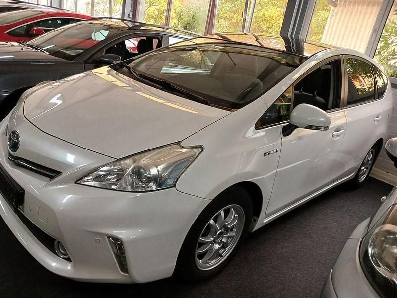 Weiß Gebraucht 2014 Toyota Prius+ Life Van / Kleinbus | 17.900 € - Bild 1/4