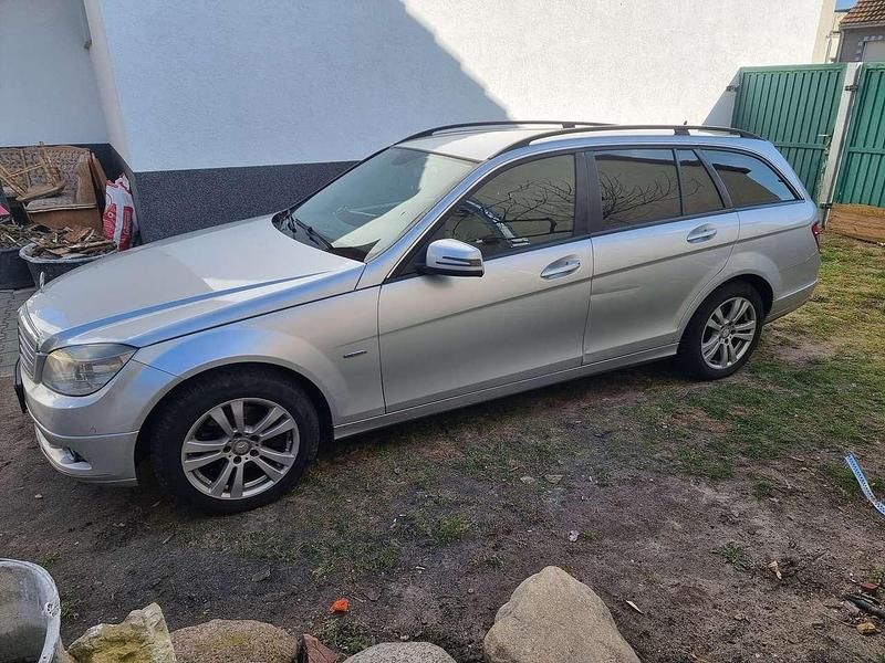 Gebraucht Mercedes C200 136 PS (100 kW) 2010 Silber Kombi
