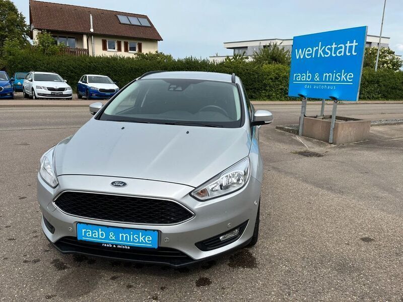 Silber Gebraucht 2018 Ford Focus Business Edition Limousine | 10.790 € (Fairer Preis) - Bild 1/4