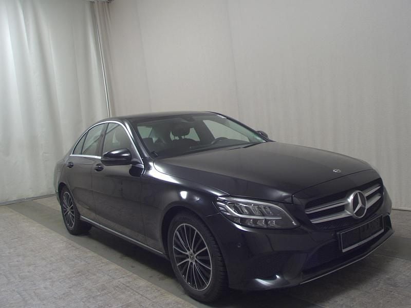Gebraucht Mercedes C300 Avantgarde 258 PS (189 kW) 2020 Schwarz Limousine