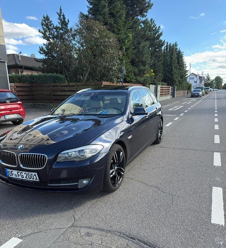 Blau Gebraucht 2010 BMW 525 Kombi | 6.800 € (Superpreis) - Bild 1/4