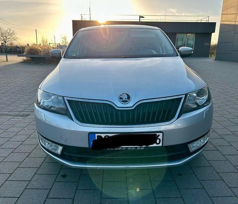 Gebraucht Skoda Rapid Drive 90 PS (66 kW) 2017 Silber Kleinwagen