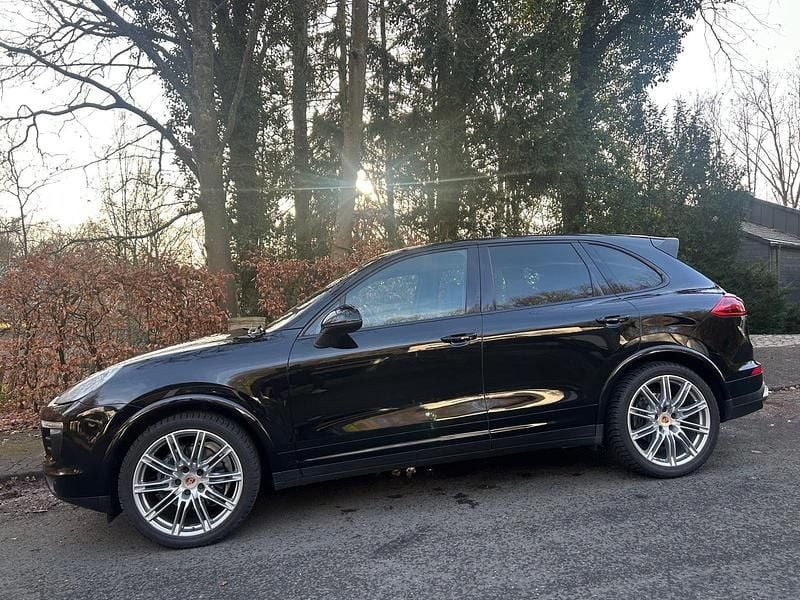 Schwarz Gebraucht 2016 Porsche Cayenne Platinum Edition SUV | 24.990 € (Guter Preis) - Bild 1/4