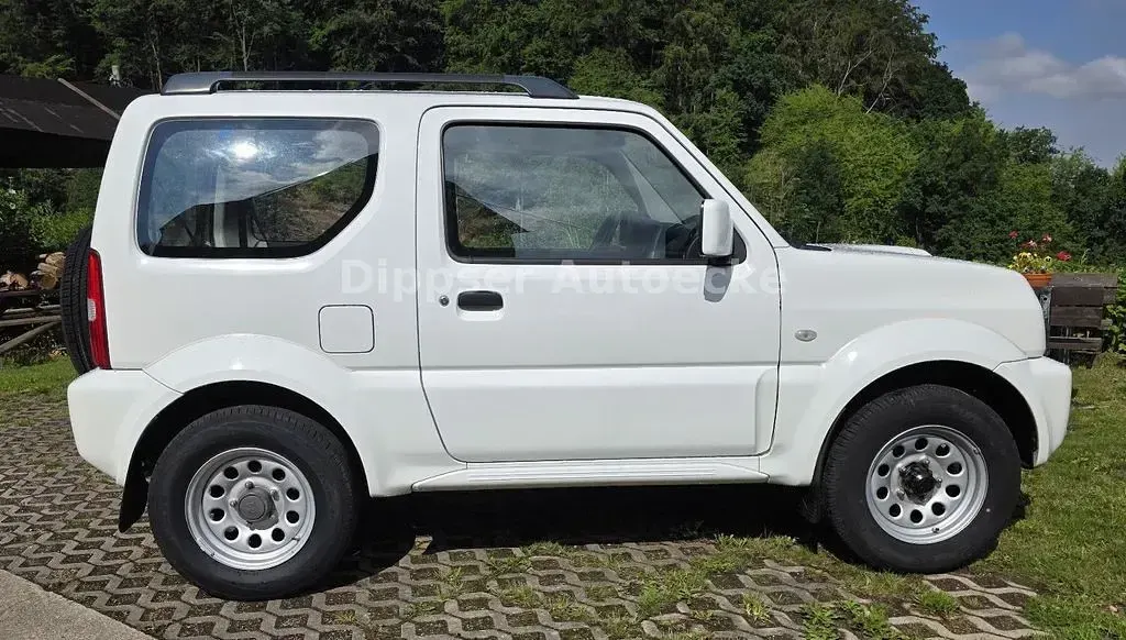 Gebraucht Suzuki Jimny Club 84 PS (61 kW) 2017 Weiß SUV