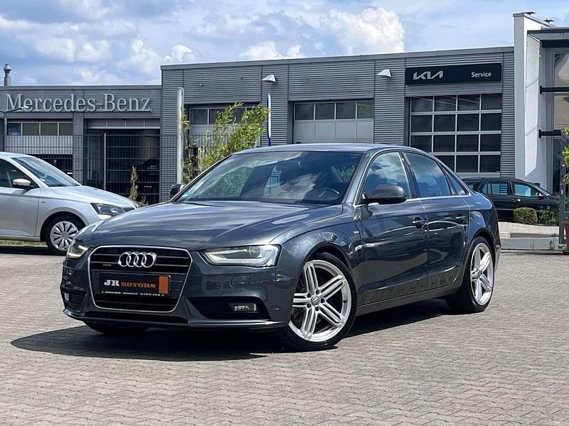 Grau Gebraucht 2012 Audi A4 S-Line Limousine | 10.980 € (Fairer Preis) - Bild 1/4