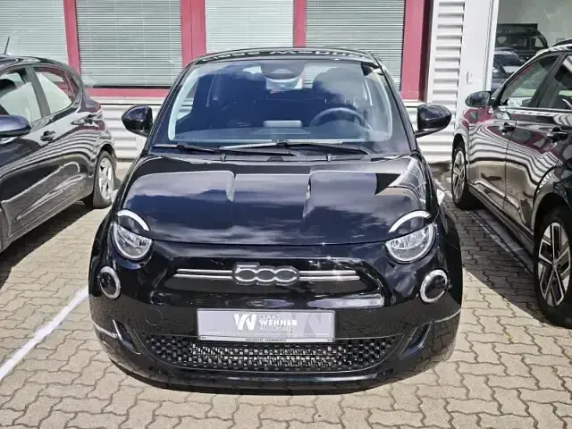 Gebraucht Fiat 500e Action 69 kW (95 PS) 2023 Colore esterno (onyx schwarz) Kleinwagen