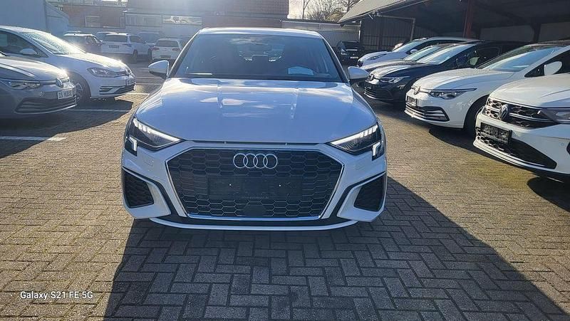 Gebraucht Audi A3 S-Line 116 PS (85 kW) 2023 Weiß Limousine