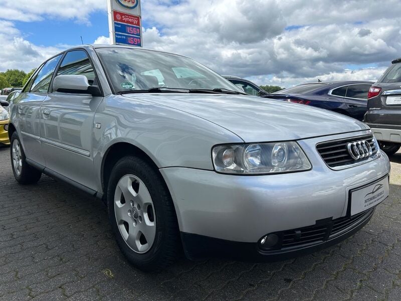 Silber Gebraucht 2002 Audi A3 Ambiente Limousine | 2.499 € (Fairer Preis) - Bild 1/4