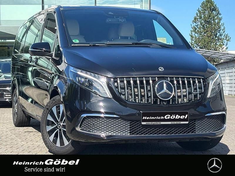 Gebraucht Mercedes V300 237 PS (174 kW) 2023 Schwarz Van / Kleinbus