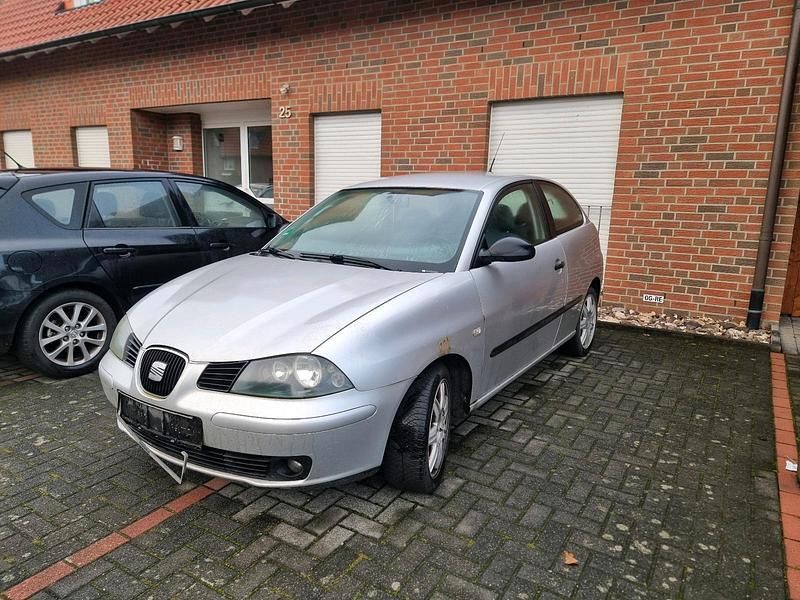 Grau Gebraucht 2003 Seat Ibiza Kleinwagen | 300 € (Superpreis) - Bild 1/1