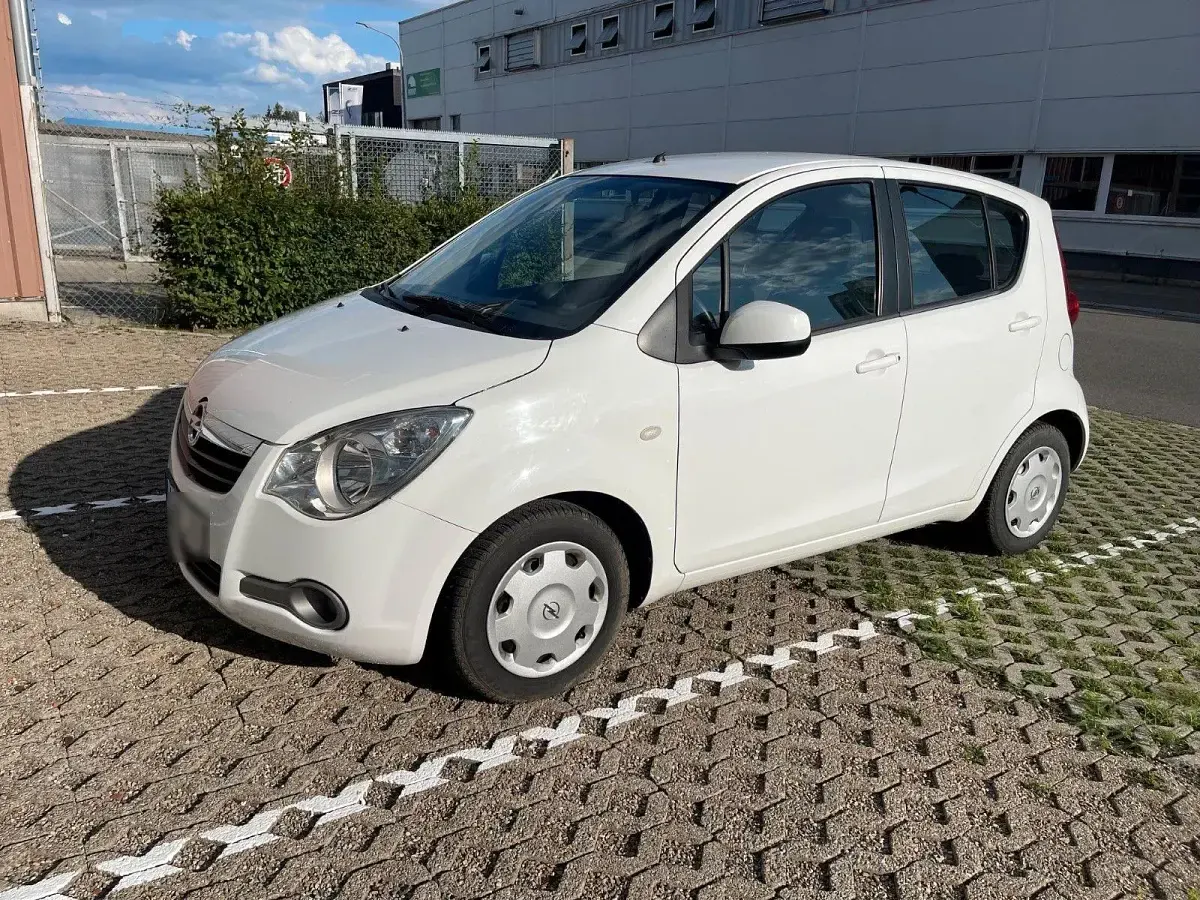 Gebraucht Opel Agila 65 PS (47 kW) 2011 Weiß Kleinwagen