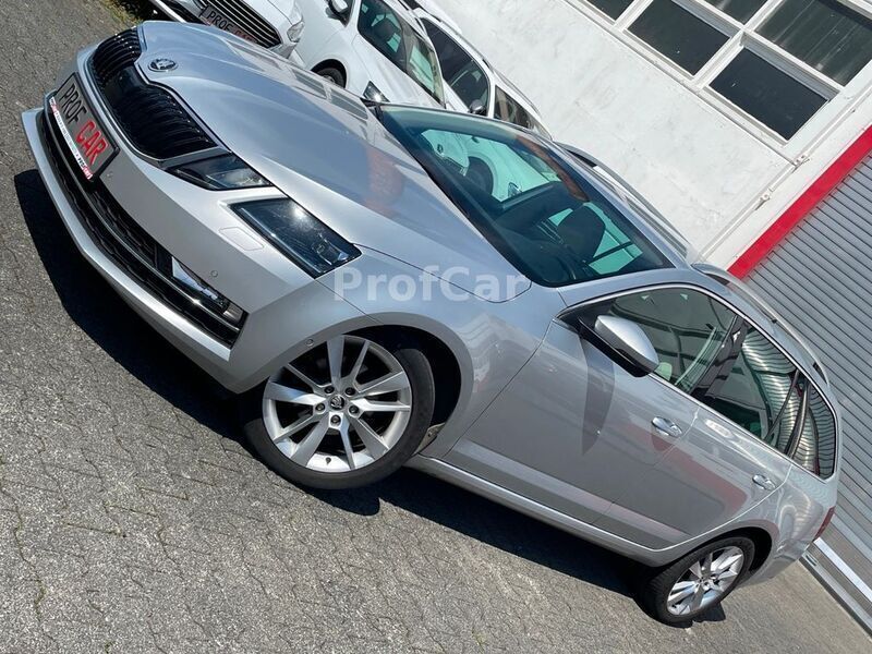 Silber metallic Gebraucht 2018 Skoda Octavia Style Kombi | 11.600 € (Guter Preis) - Bild 1/4