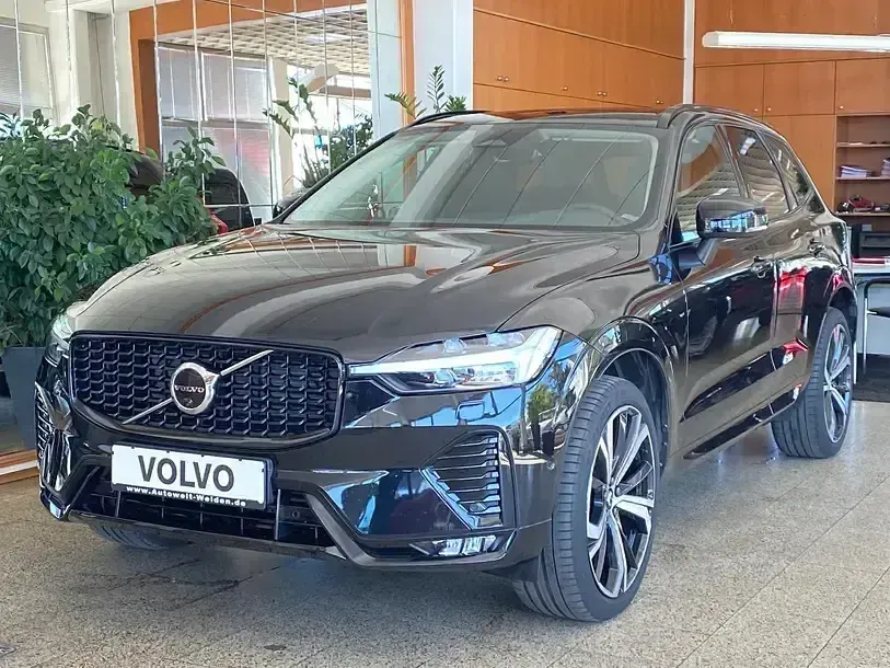 Używany Volvo XC60 Plus 197 KM (144 kW) 2023 Czarny SUV
