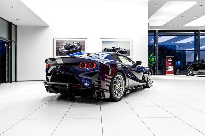 Second-hand Ferrari 812 829 CP (609 kW) 2022 Albastru