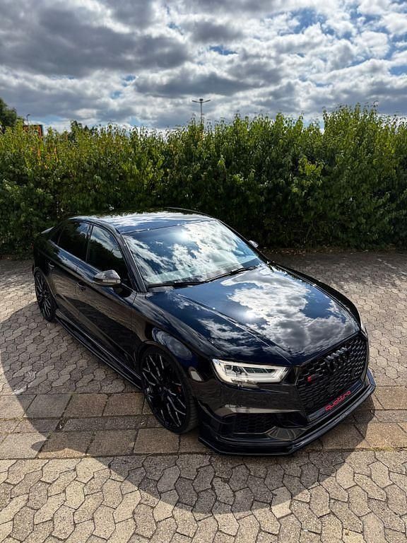 Schwarz Gebraucht 2019 Audi RS3 Ambiente Kleinwagen | 53.000 € - Bild 1/4