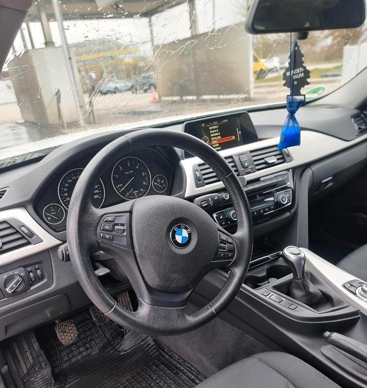 Gebraucht BMW 318 150 PS (110 kW) 2016 Weiß Kombi