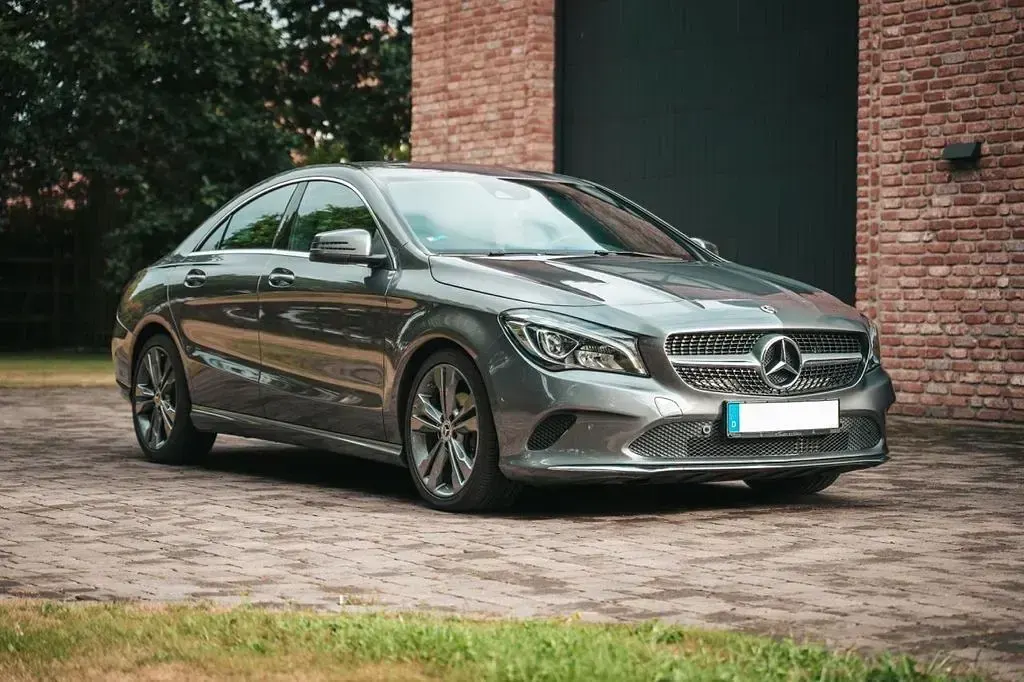 Gebraucht Mercedes CLA200 136 PS (100 kW) 2018 Silber Coupé