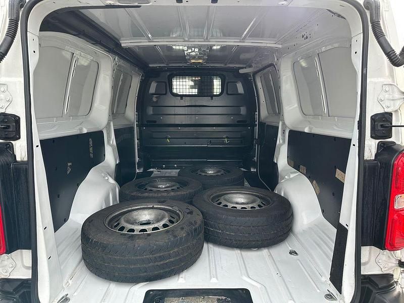 Gebraucht Toyota Proace 144 PS (105 kW) 2021 Weiß Van / Kleinbus