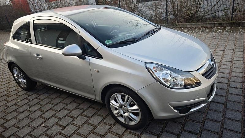 Gebraucht Opel Corsa Innovation 80 PS (58 kW) 2008 Silber Kleinwagen