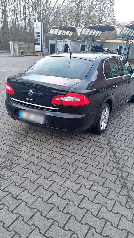 Gebraucht Skoda Superb 125 PS (91 kW) 2009 Schwarz Limousine