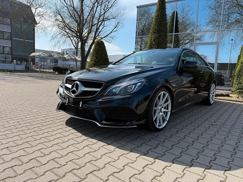 Gebraucht Mercedes E220 170 PS (125 kW) 2015 Schwarz Coupé