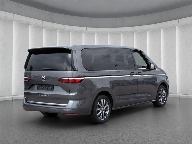 Gebraucht VW Multivan Style 150 PS (110 kW) 2024 Grau Van