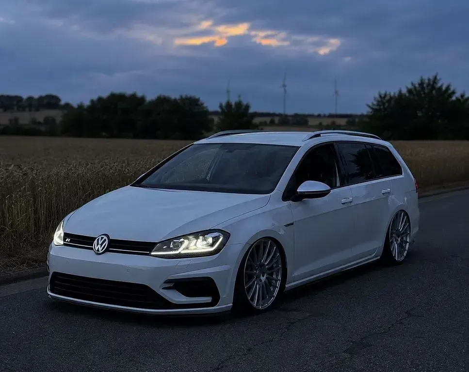 Gebraucht VW Golf VII R 300 PS (220 kW) 2020 Weiß Kombi